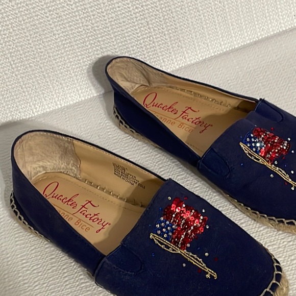 Quacker Factory, by Jeanne Bice. Canvas slip on flats. Size 6M - Picture 4 of 9